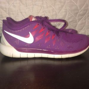 Barely worn women’s Nike Free 5.0